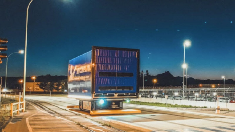 Michelin использует беспилотные грузовые электромобили